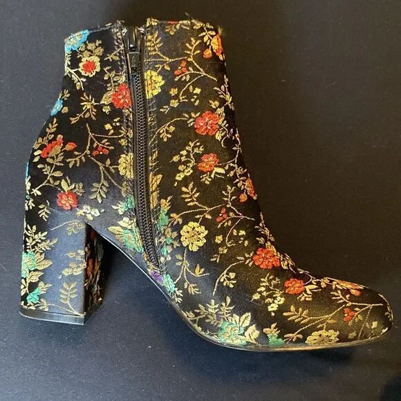 Black Floral Embroidered Boots, Size 6, maybe worn once, Perfect Condition - Picture 5 of 12